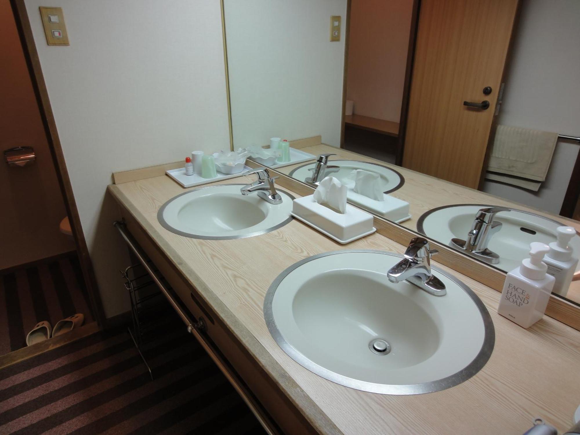 Miyajima Hotel Makoto Hatsukaichi Zewnętrze zdjęcie